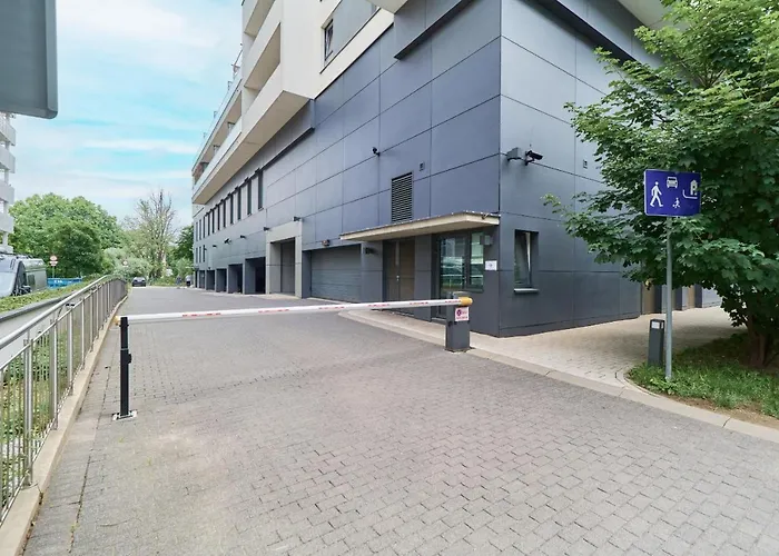 Apartment Odra Tower With Free Garage By Renters Wroclaw